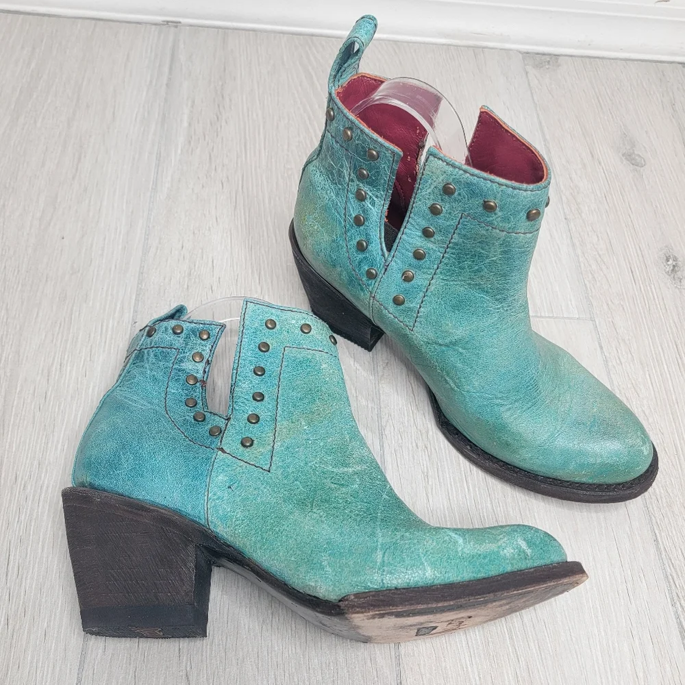 Ferrini stella studded